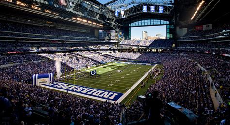 Lucas Oil Stadium .